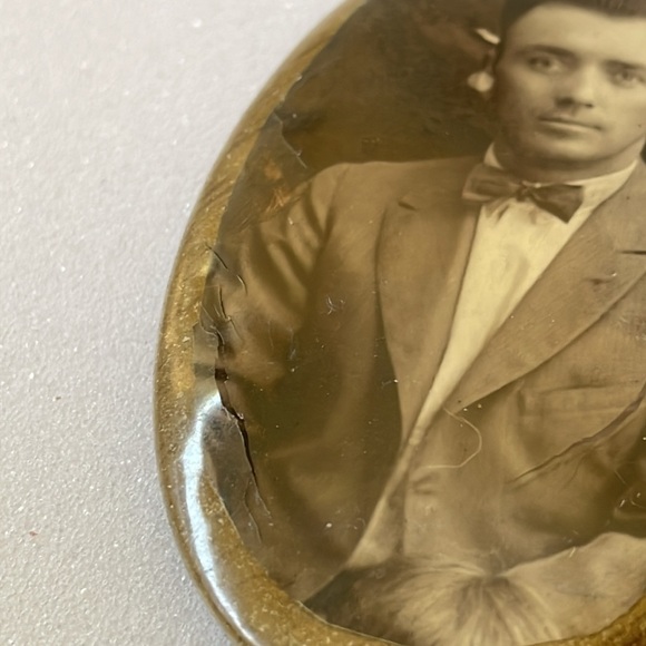 Antique set of 2 celluloid pocket mirror & portrait photo men & women - Picture 8 of 9